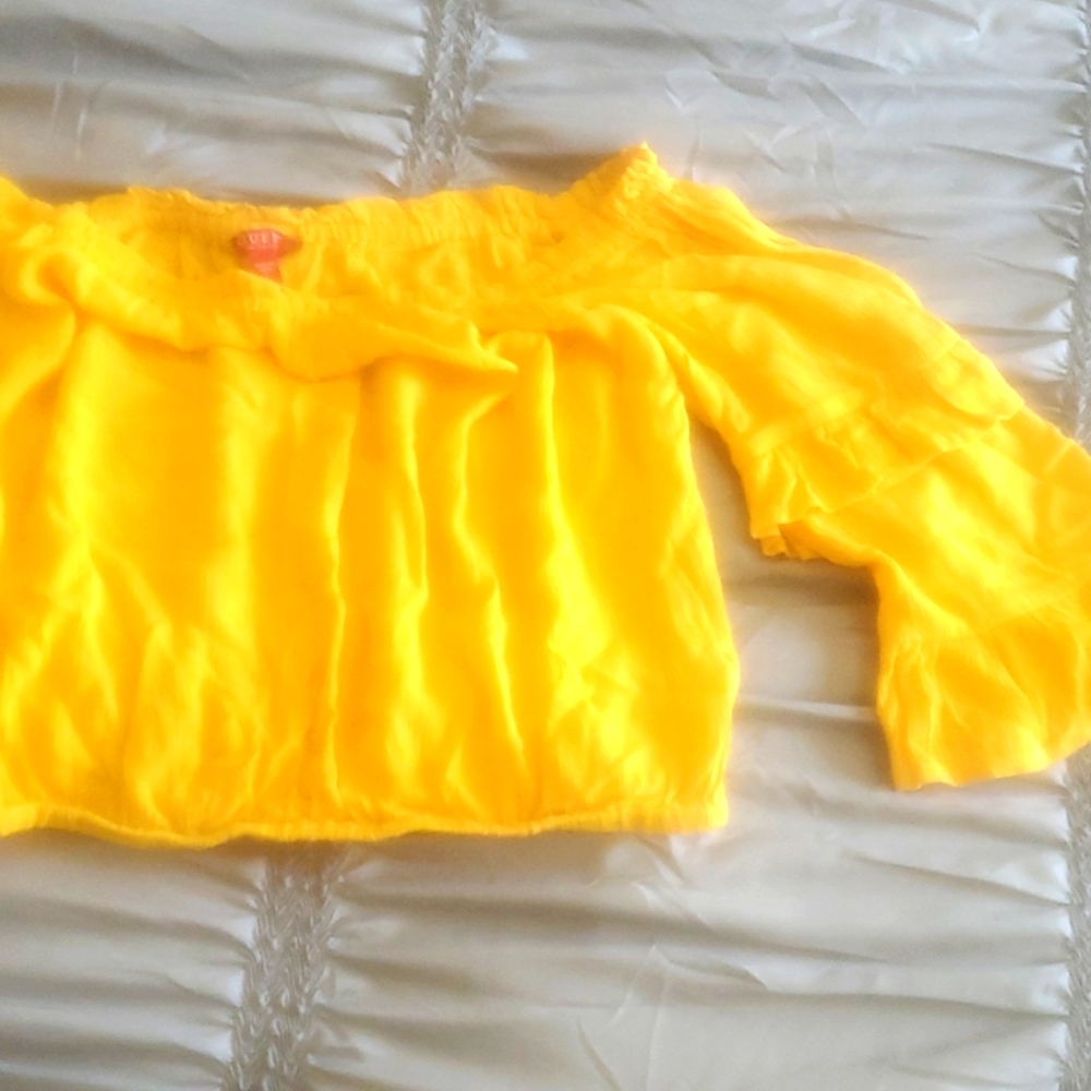 Guess yellow Top